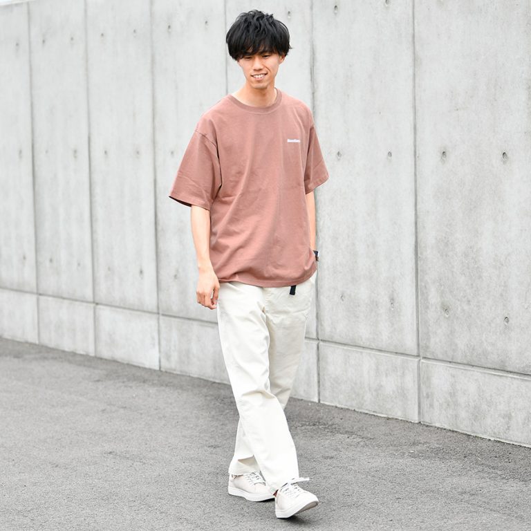 20代におすすめ！メンズ流、ピンクTシャツコーデのお手本